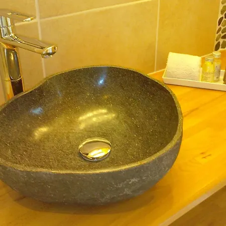Penzion Domaine Du Champ De L'hoste 4*